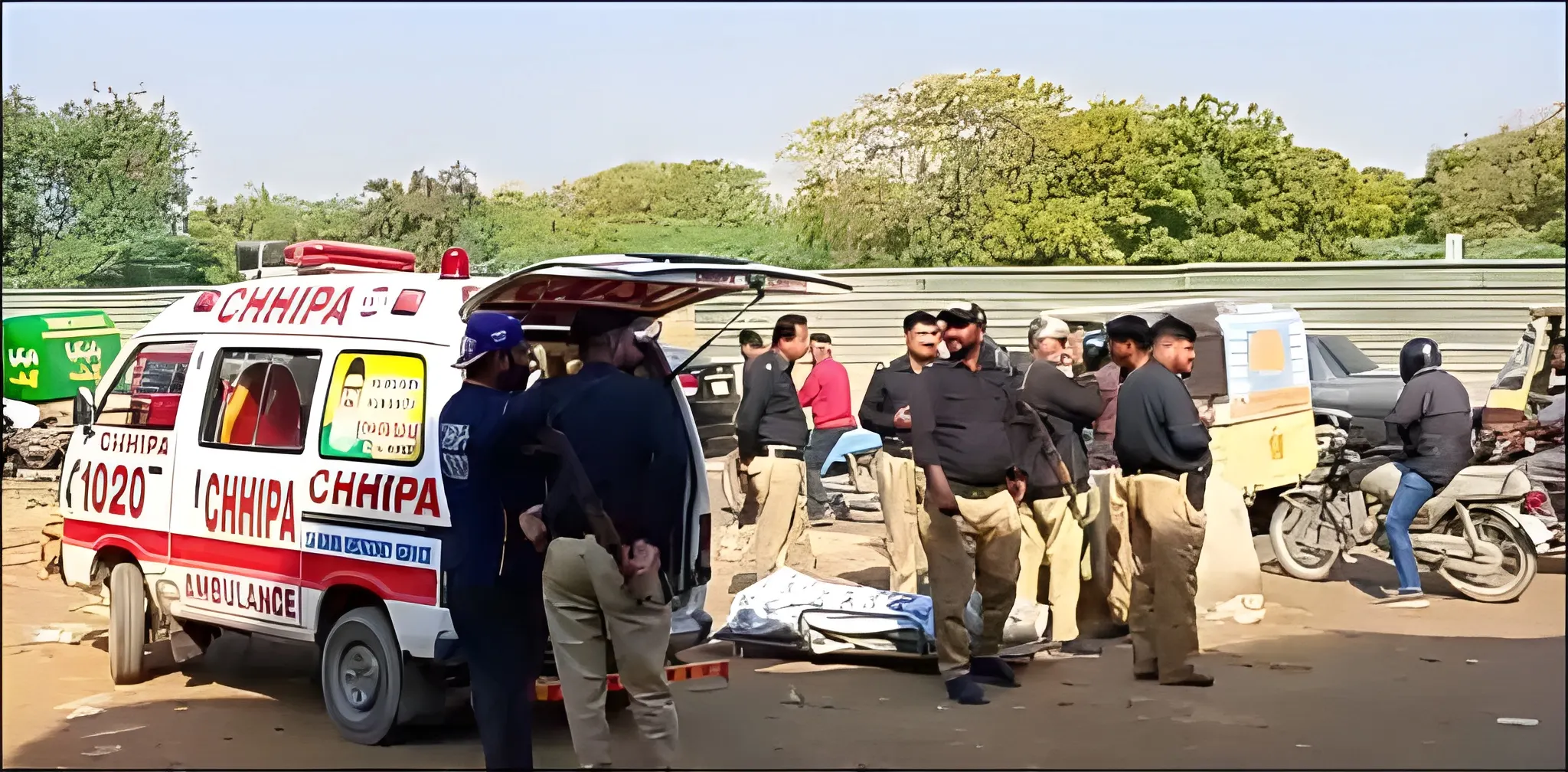 کراچی-میں-زخمی-شخص-کرسی-پر-بیٹھے-بیٹھے-دم-توڑ-گیا،-شناخت-نہ-ہو-سکی