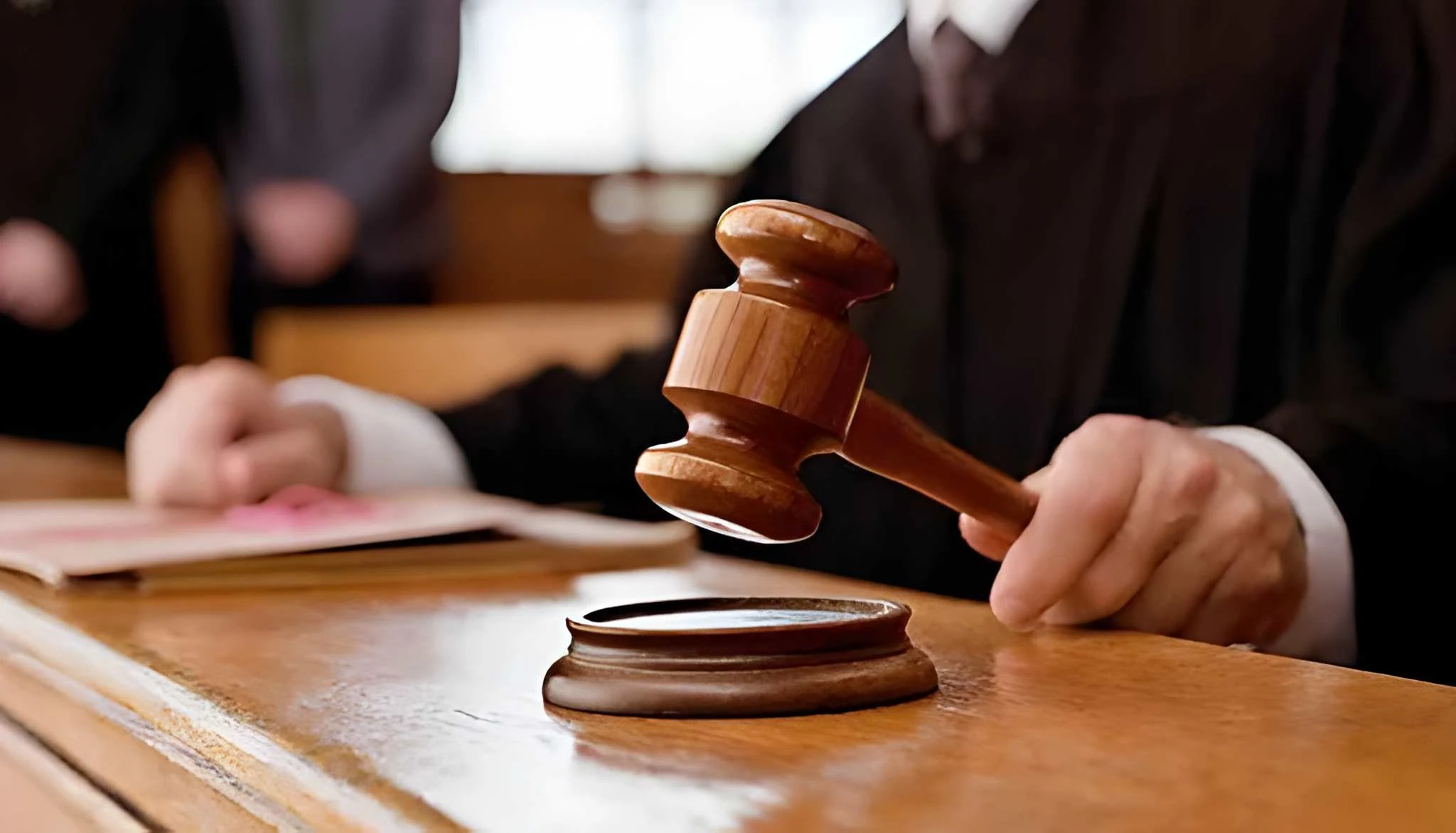 کراچی-میں-کمسن-بچی-سے-اجتماعی-زیادتی،-2-ملزمان-کو-دو،-دو-بار-عمر-قید