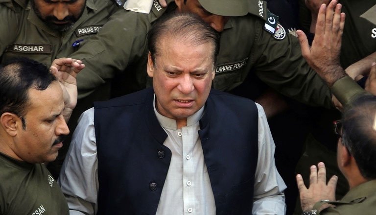 ’نوازشریف-کی-طبیعت-تشویشناک-ہے،-بیرون-ملک-سفر-ناممکن-ہے‘