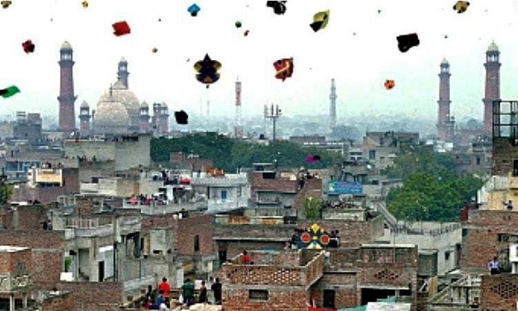 پتنگ-بازی-نہ-روکنے-پر-لاہور-ہائیکورٹ-میں-درخواست-دائر