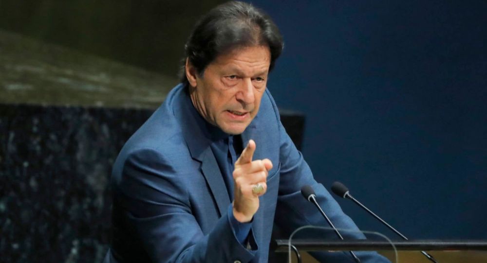 وزیر-اعظم-نے-خواجہ-سراؤں-میں-صحت-انصاف-کارڈ-تقسیم-کردیے