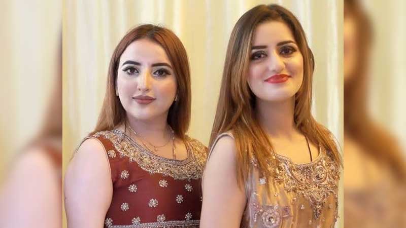 پاکستان-کا-ٹک-ٹاک-سے-حریم-شاہ-اور-صندل-خٹک-کے-خلاف-کارروائی-کا-مطالبہ