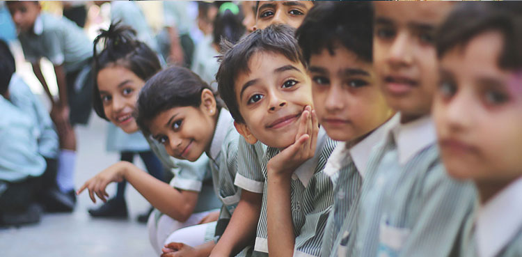 والدین-کیلیے-بڑی-خبر-،-اسکول-فیسوں-میں-کمی-کا-نیا-نوٹی-فکیشن-جاری