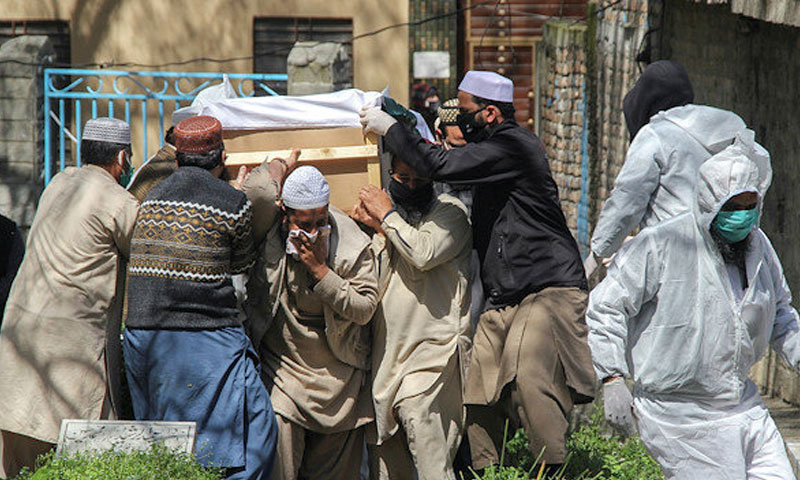 پاکستان-میں-کورونا-کیسز-کی-تعداد-ایک-لاکھ-32-ہزار-سے-تجاوز-کر-گئی،-2551-افراد-جاں-بحق