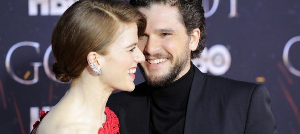 souvenirs-secrets-as-game-of-thrones-cast-walk-last-red-carpet