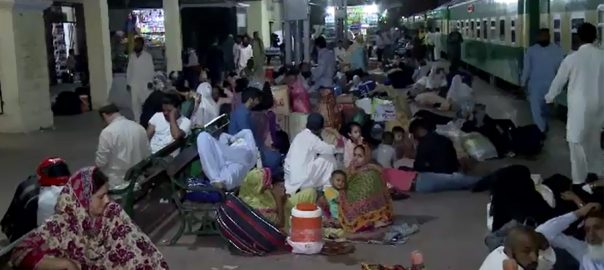 passengers-spend-night-at-platforms-due-disruption-of-train-traffic