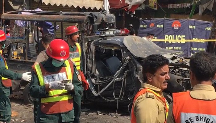 blast-outside-data-darbar-lahore
