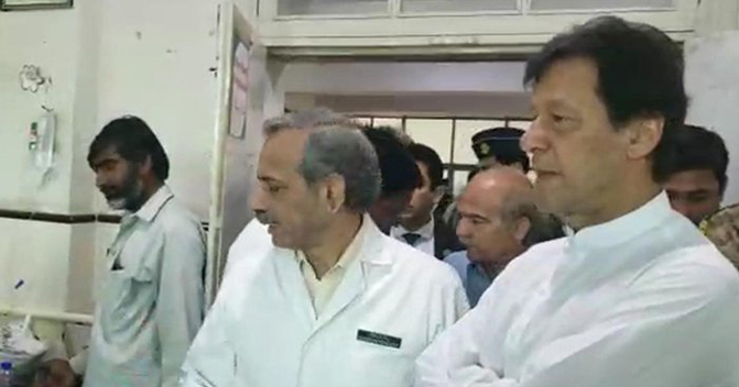pm-imran-khan-makes-surprise-visit-to-dhq-hospital-in-sargodha