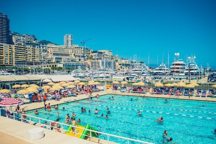 cryptosporidiosis-is-an-illness-spread-by-contaminated-pool-water