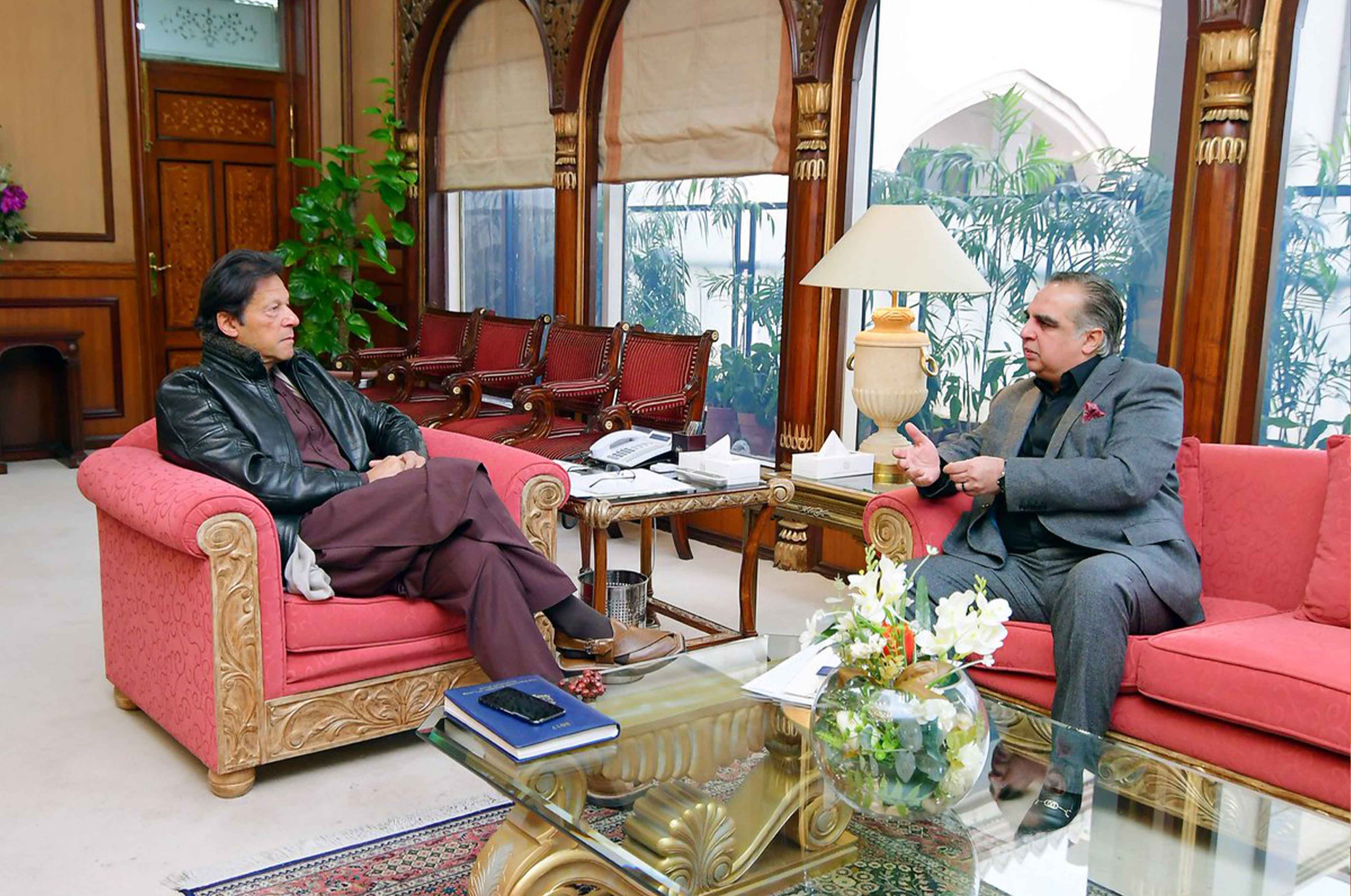 pm-khan-governor-imran-ismail-discuss-sindhs-situation