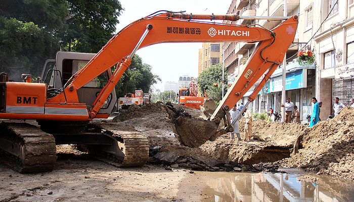 collapsed-sewerage-line-on-club-road-repaired