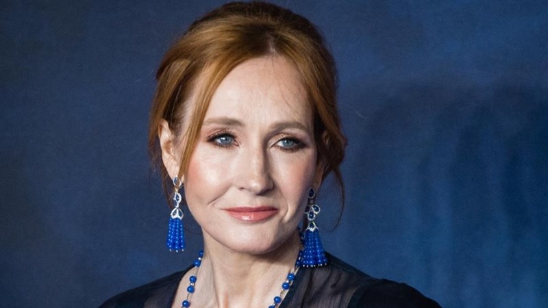 jk-rowling-comes-under-fire-for-a-backing-woman-who-made-transphobic-remarks