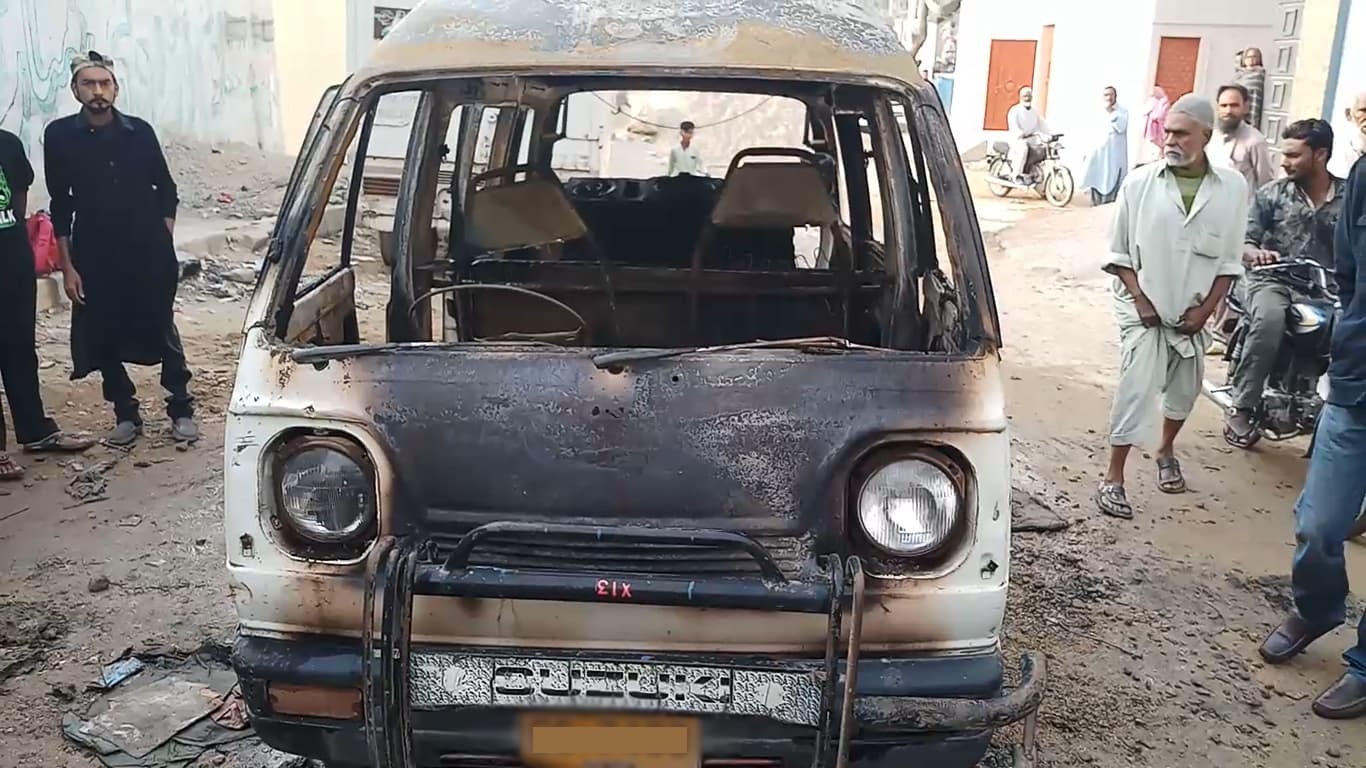six-of-a-family-die-as-van-catches-fire-in-karachi