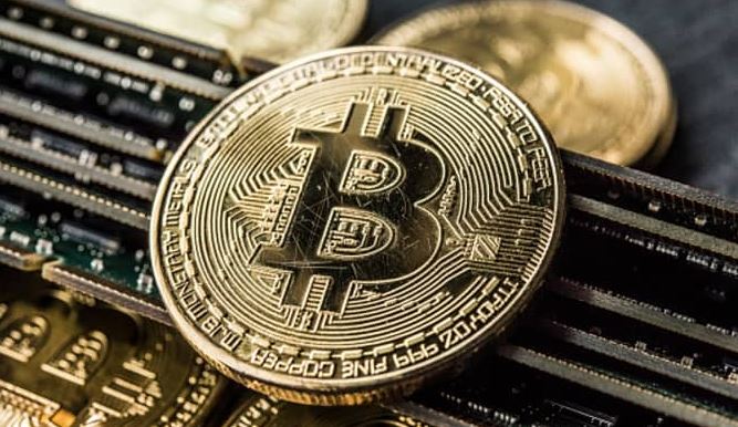 bitcoin-extends-gains-above-47000-in-asia